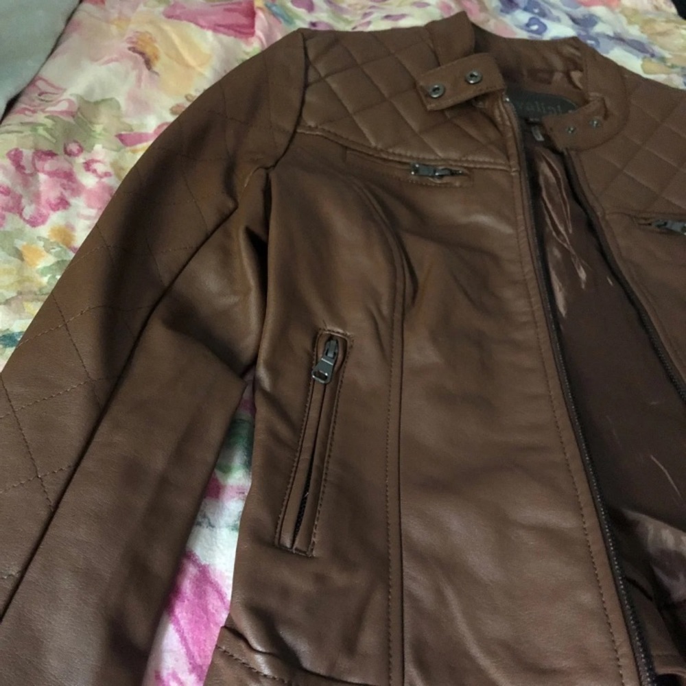 Leather jacket - Picture 4 of 4